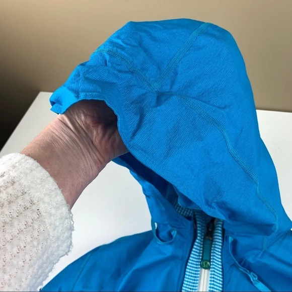 LULULEMON athletica 2 in 1 proactive 2 piece blue & white gingham Jacket size 6 - Picture 9 of 11